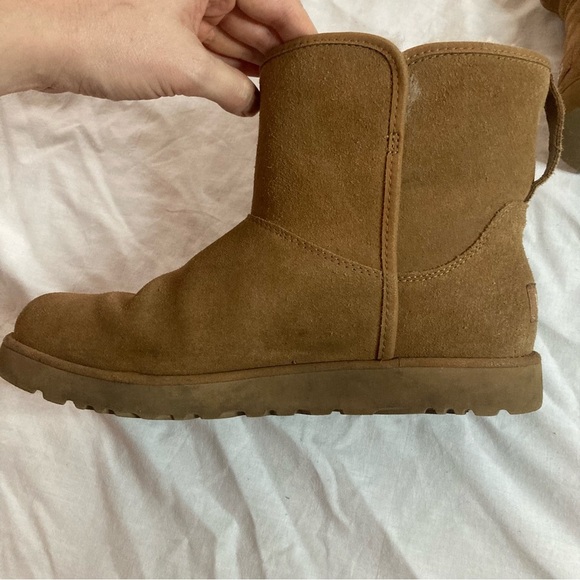 Ugg Classic Mini Boot Size 8 Tan Sheepskin - Picture 12 of 13